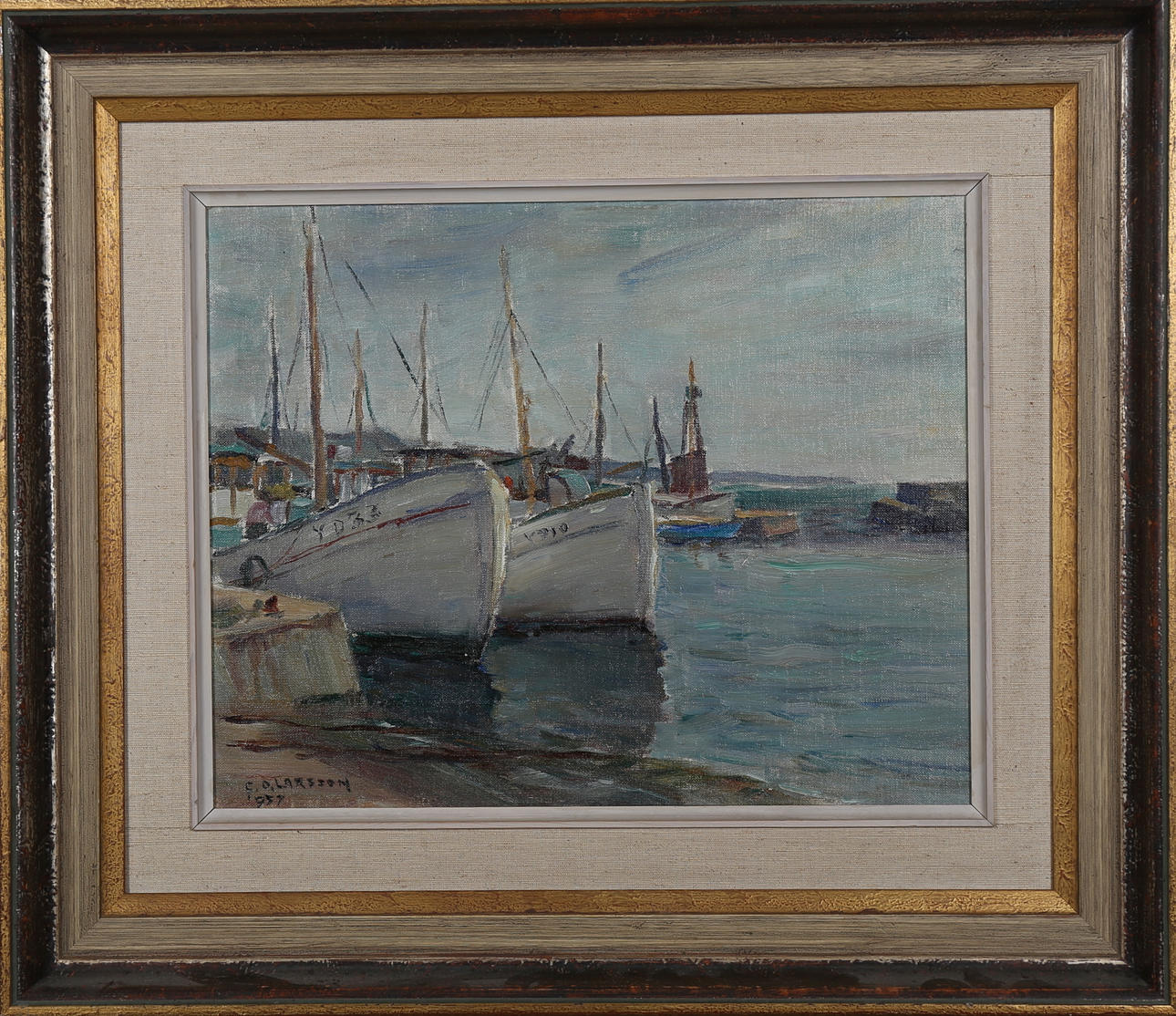 CARL OSKAR LARSSON. Sydskånskt fiskeläge, olja på duk, signerad och daterad C O Larsson 1957.