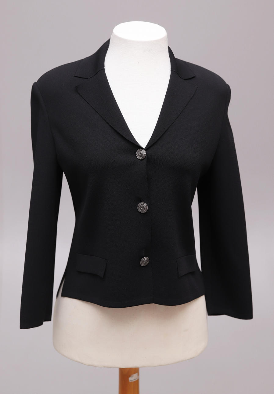 CHANEL. SVART JACKA. STORLEK 36.