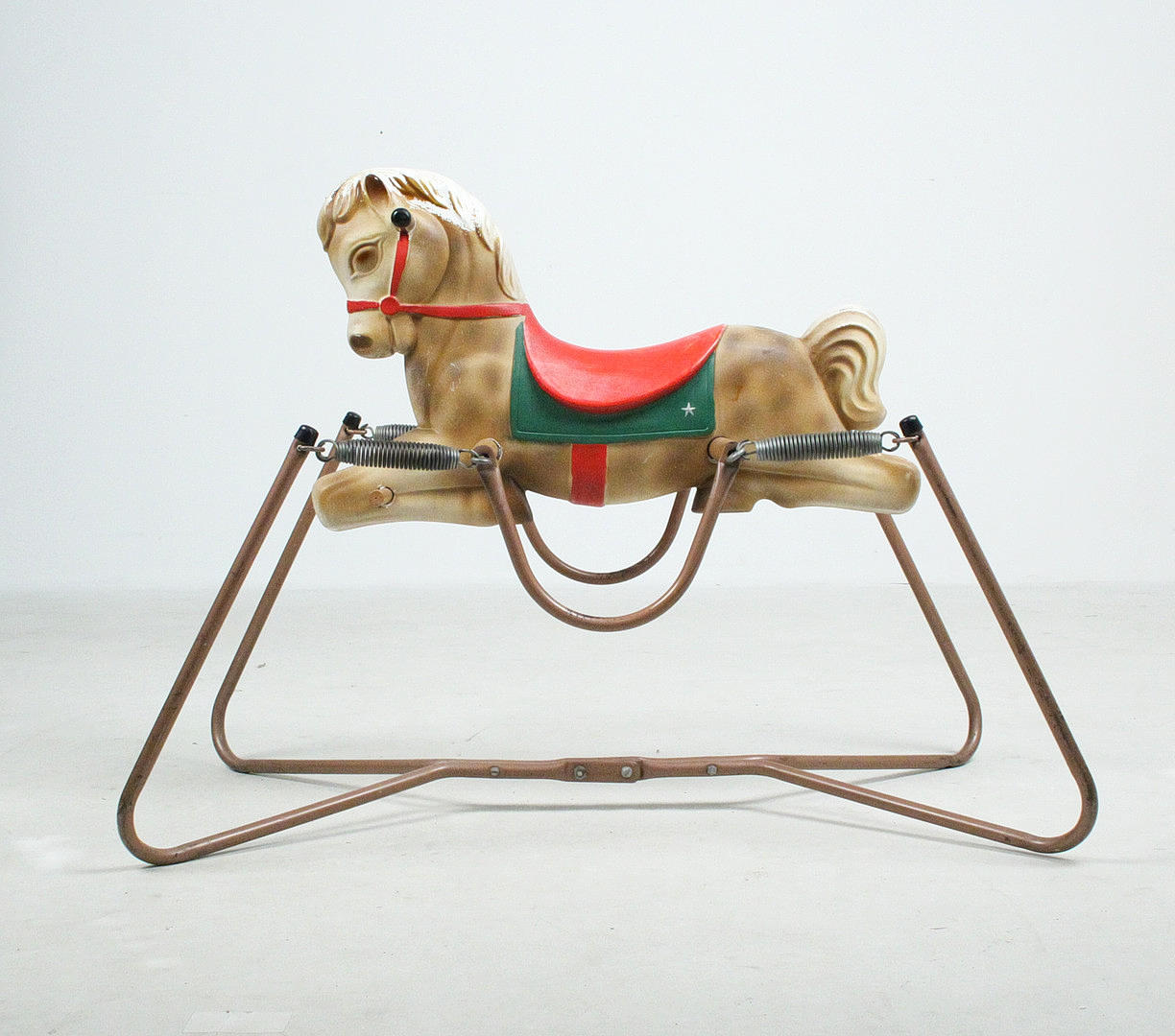 Caballo balancín vintage de HK.
