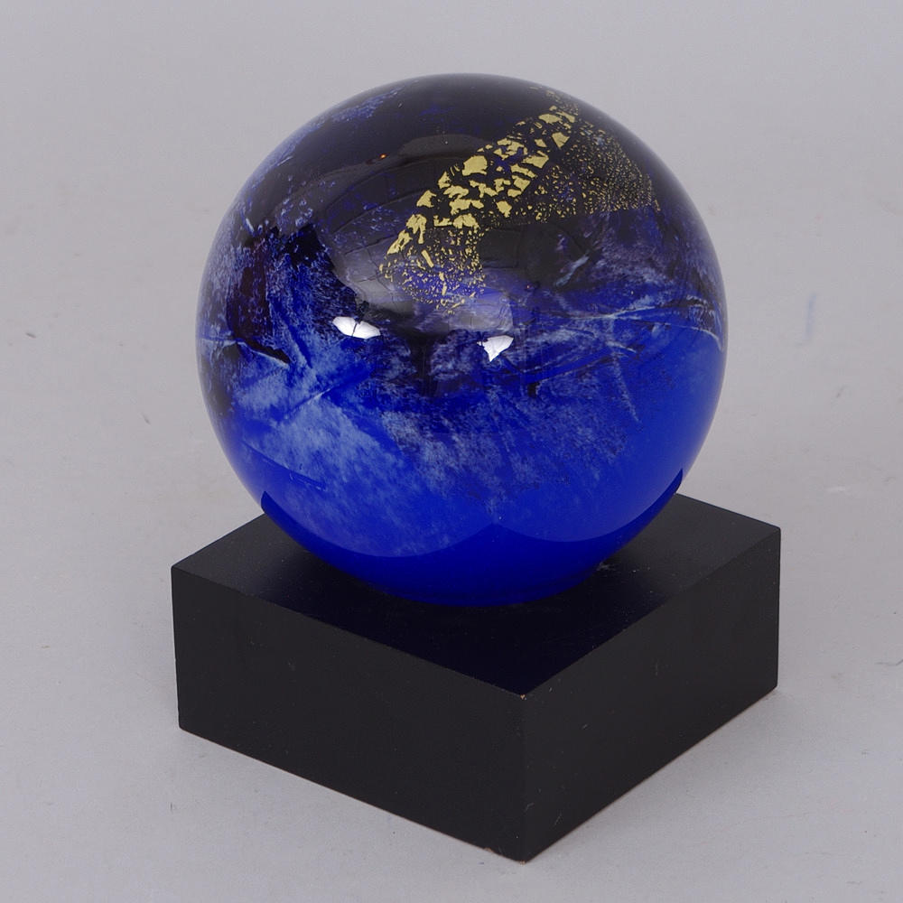 SKULPTUR, glas på träsockel, enligt uppgift Hadelands glasverk.