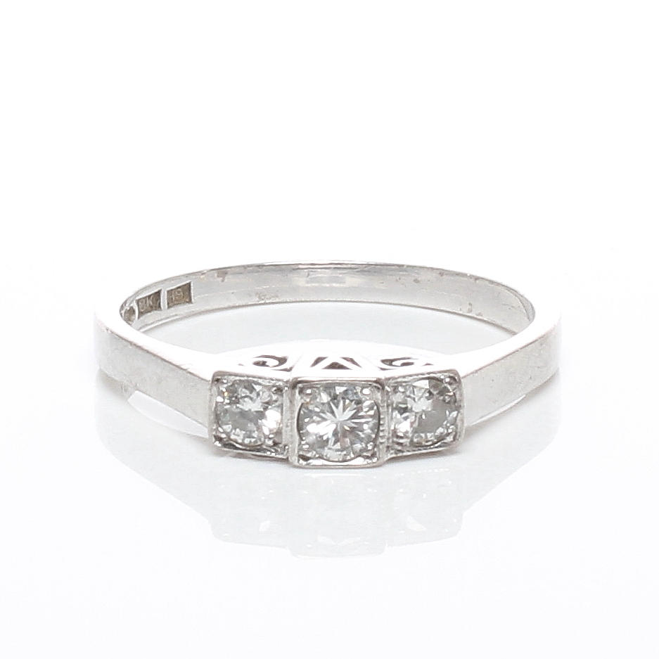 RING, 18k guld med diamanter om totalt ca 0,25ct, Gerdt Hartvig Sandqvist, Stockholm, 1958.