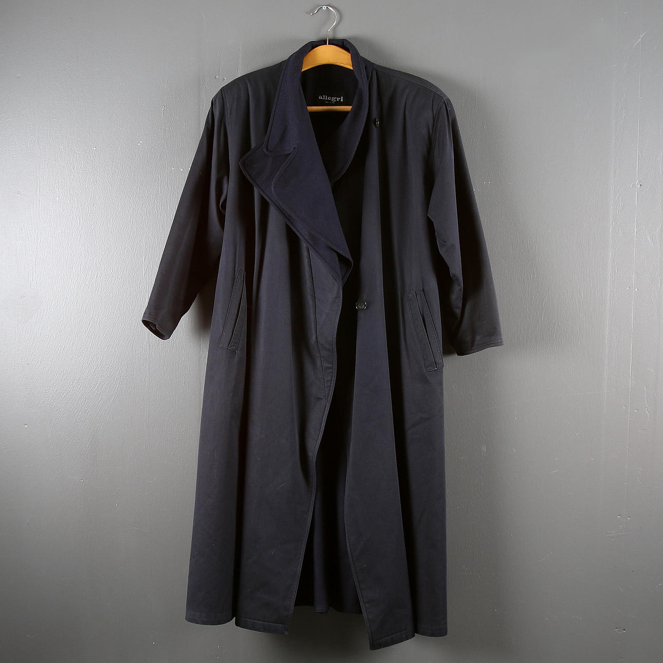 TRENCHCOAT, Allegri, Italien. 1900-talets andra hälft. Storlek 38/40.