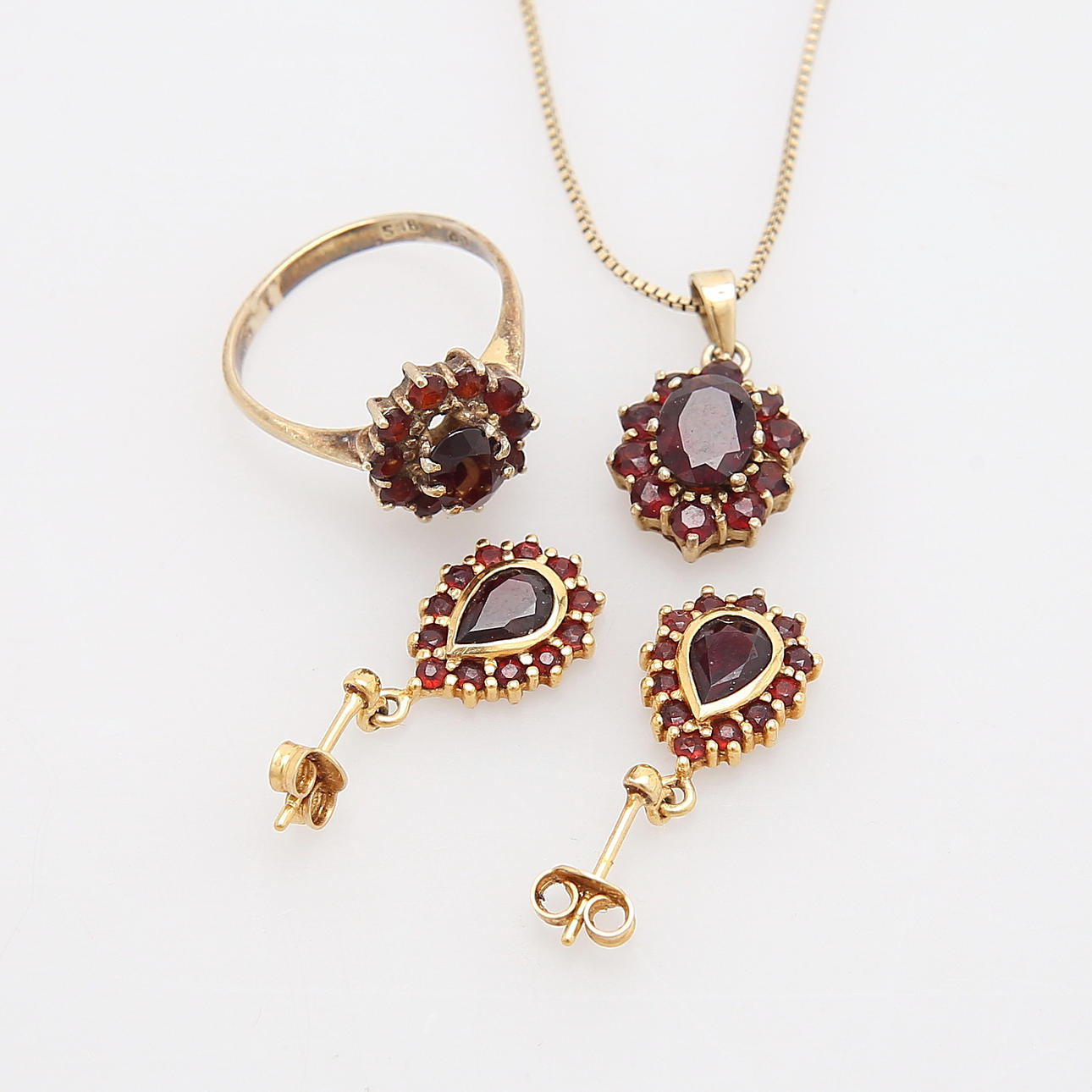 SCHMUCK mit Granaten, Silber.