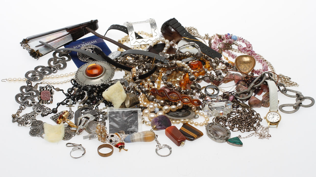 PARTI BIJOUTERIER och ARMBANDSUR.