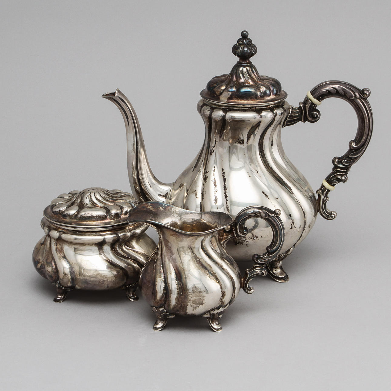 KAFFESERVIS, silver, 3 delar, J M Johansson, Göteborg 1943, vikt 1080 gram.