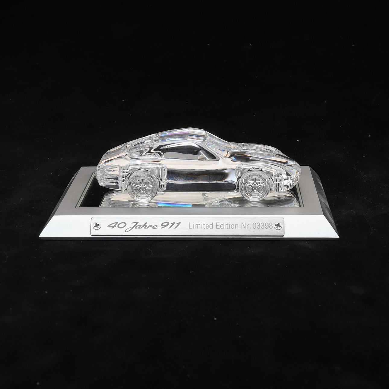 SWAROVSKI: PORSCHE - 40 JAHRE 911. Glass - Other - Auctionet