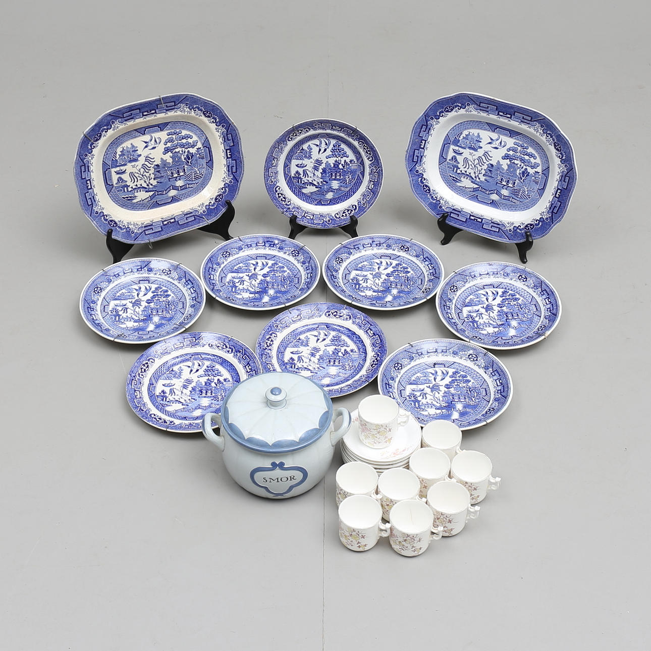 PORSLIN, 29 delar. 18-1900-tal.