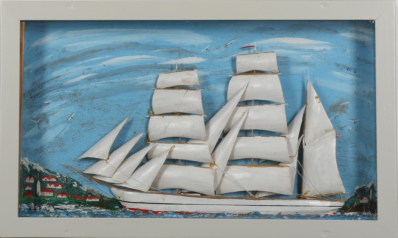 OKÄND BYGGARE. Tremastad råsegelskonare, tittskåp, Ej signerad.