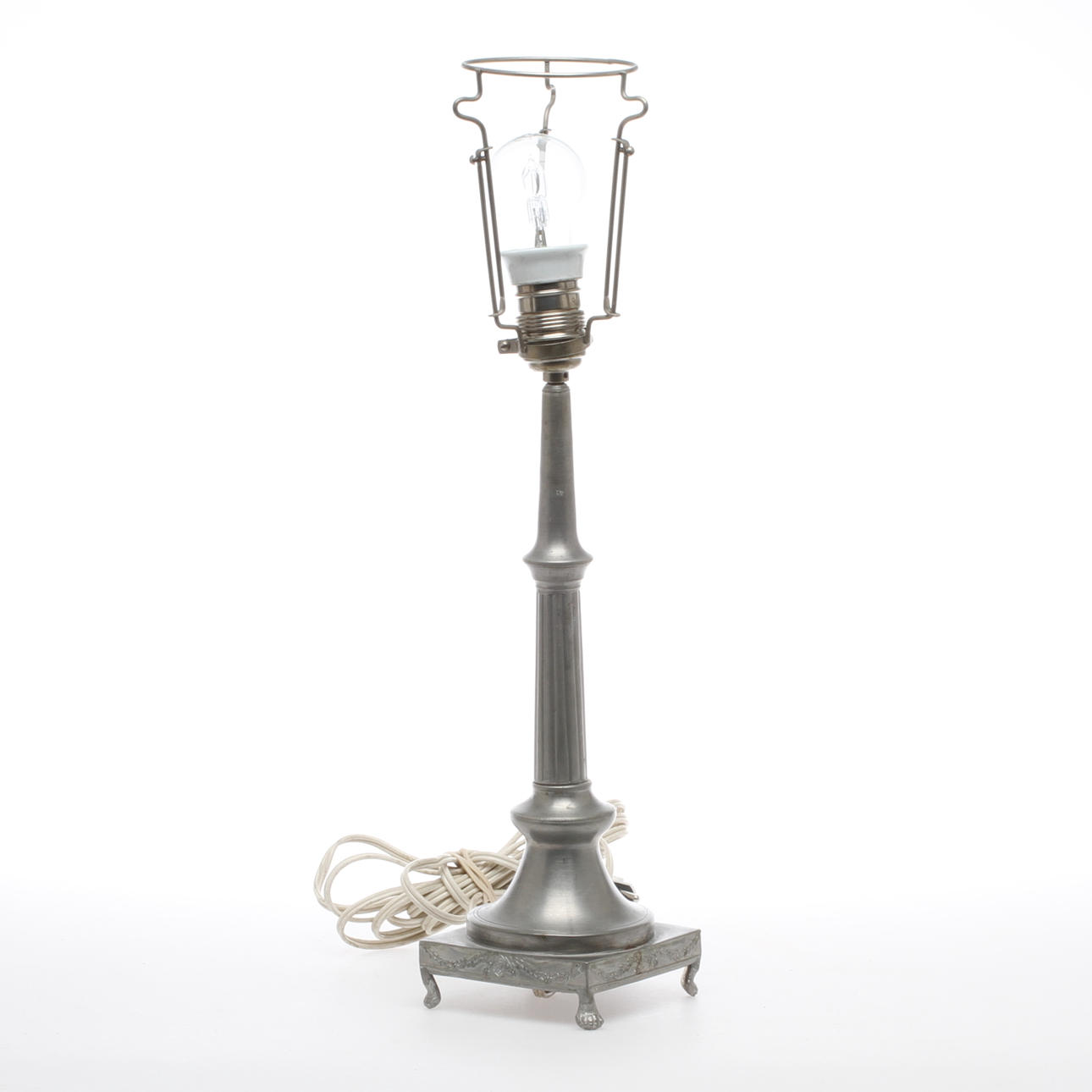 BORDSLAMPA, tenn, 1900-tal.