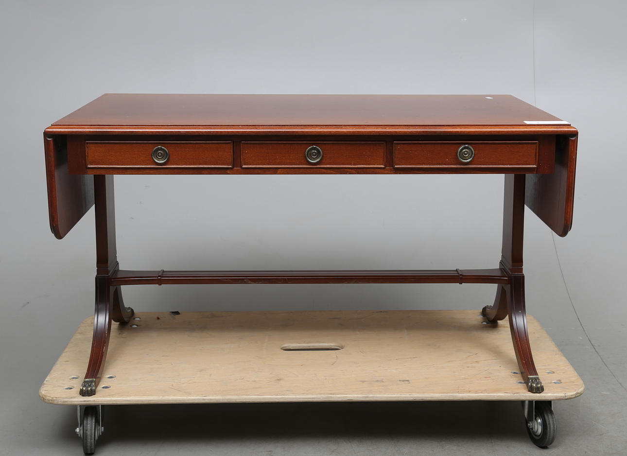 SOFFBORD, engelsk stil, 1900-tal.