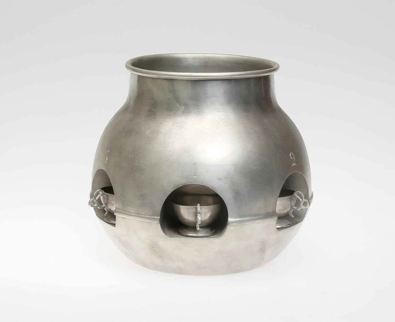 PUNCHKYLARE, med 6 muggar, tenn, 1900-tal.