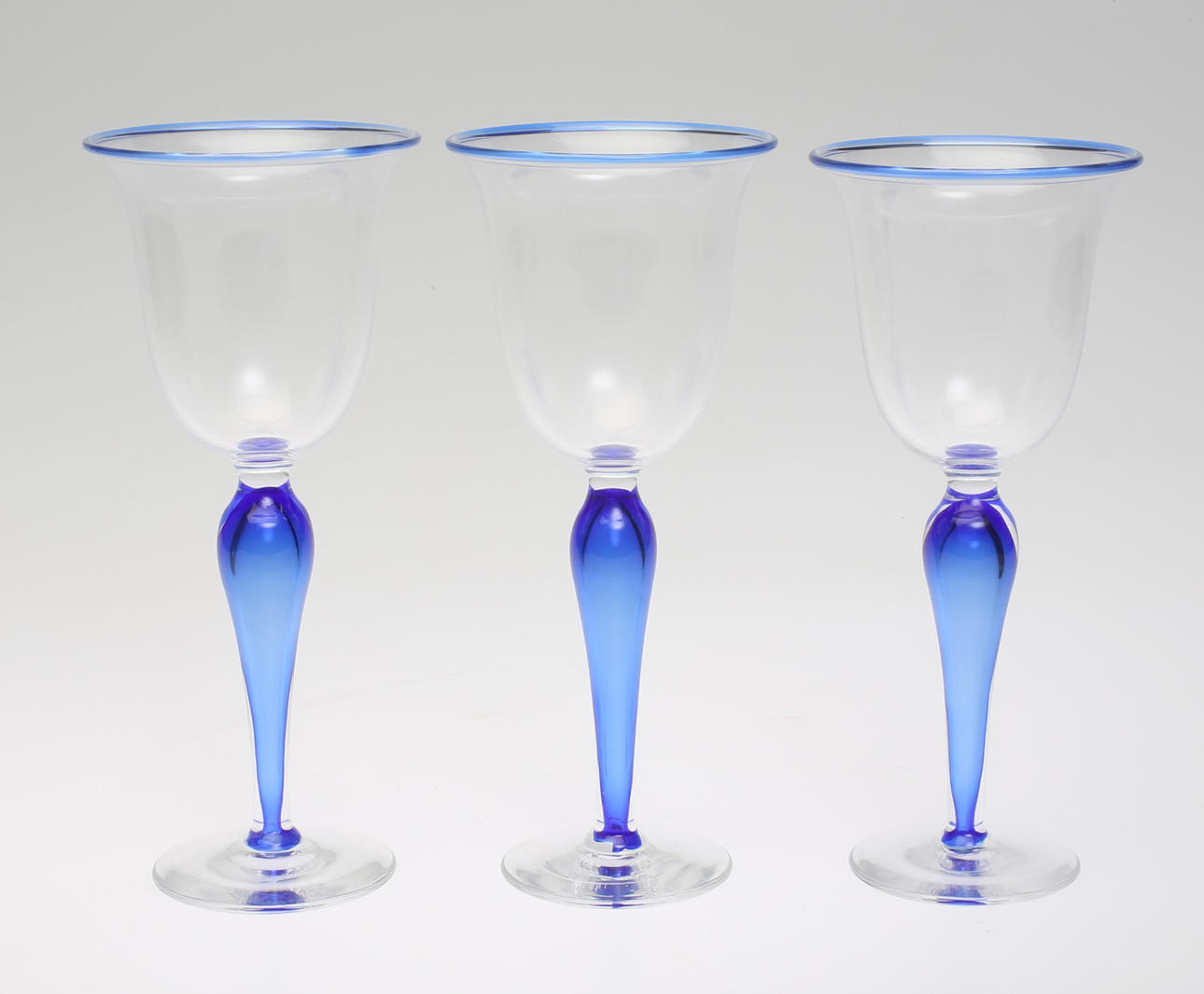 WILKE ADOLFSSON. Vinglas, 3 st, signerade och daterade -96.