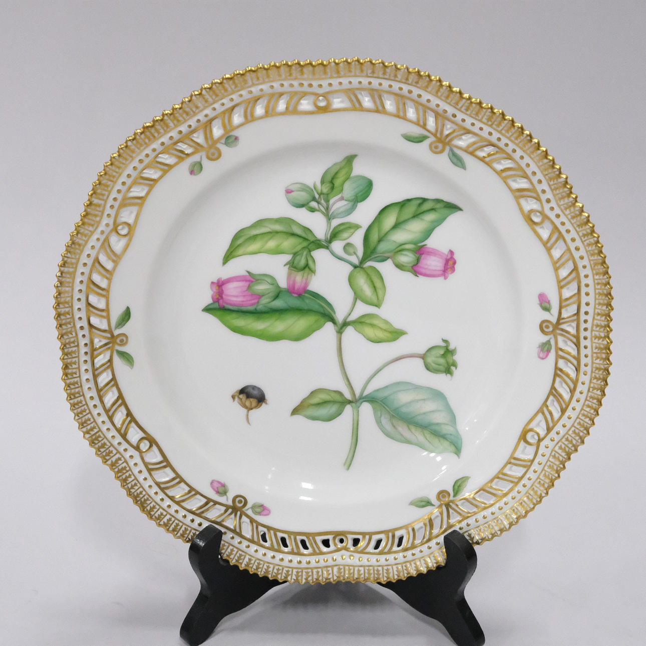 ROYAL COPENHAGEN, TELLER, "FLORA DANICA".