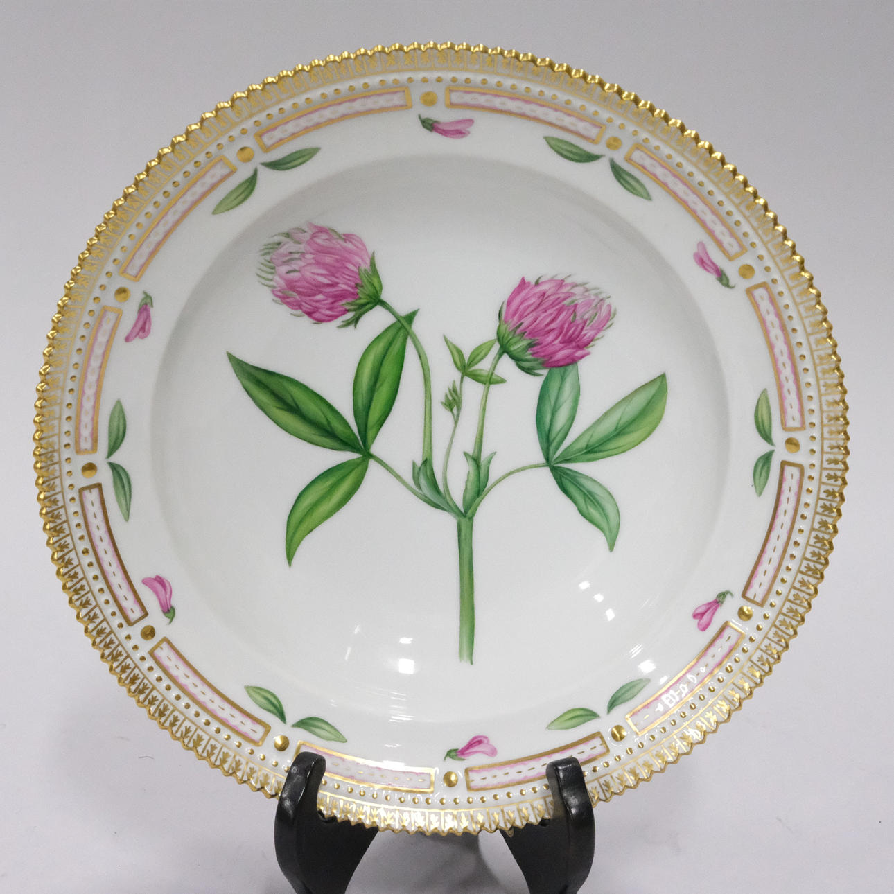 ROYAL COPENHAGEN, TIEFER TELLER, "FLORA DANICA".