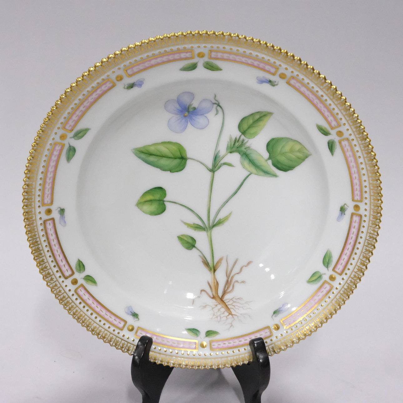 ROYAL COPENHAGEN, TIEFER TELLER, "FLORA DANICA".