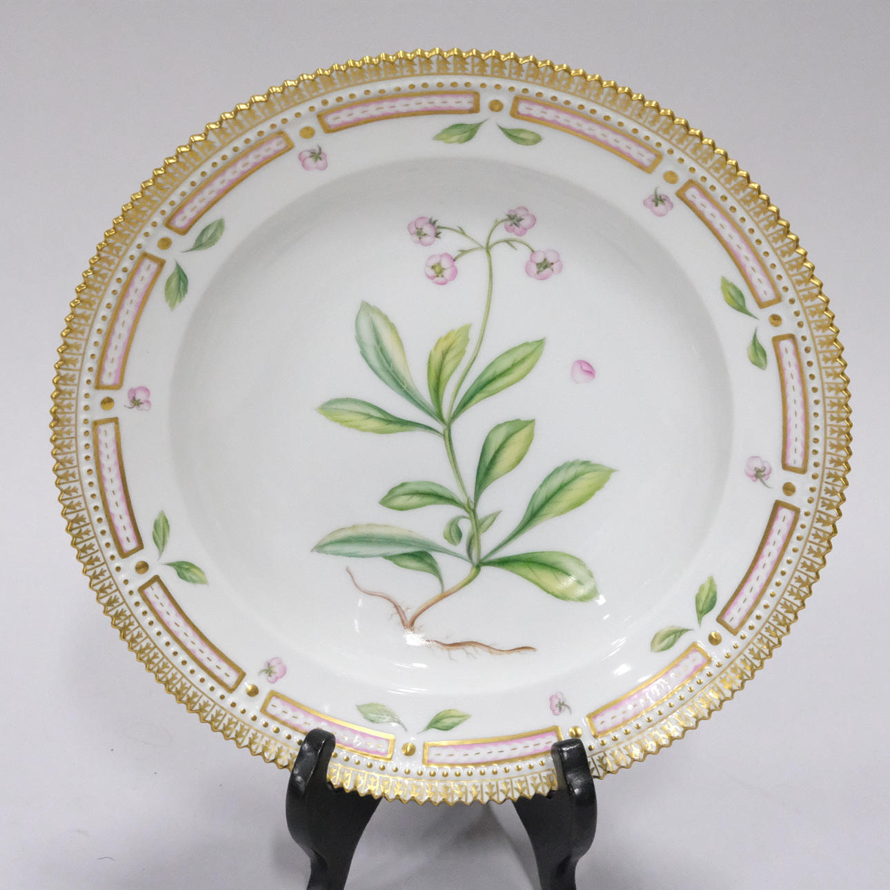 ROYAL COPENHAGEN, TIEFER TELLER, "FLORA DANICA".