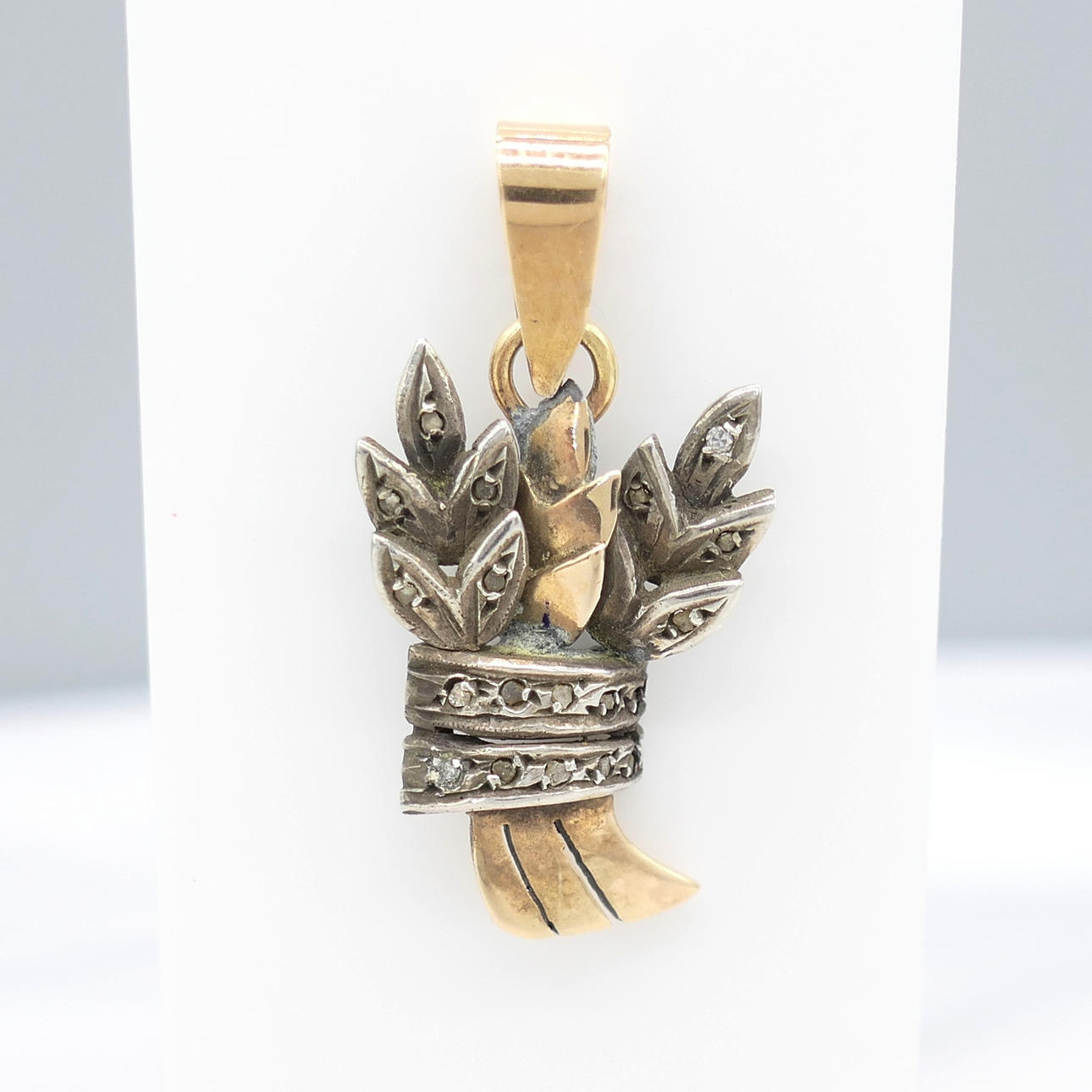 INDPAKKET HVEDE DIAMANT vedhæng.