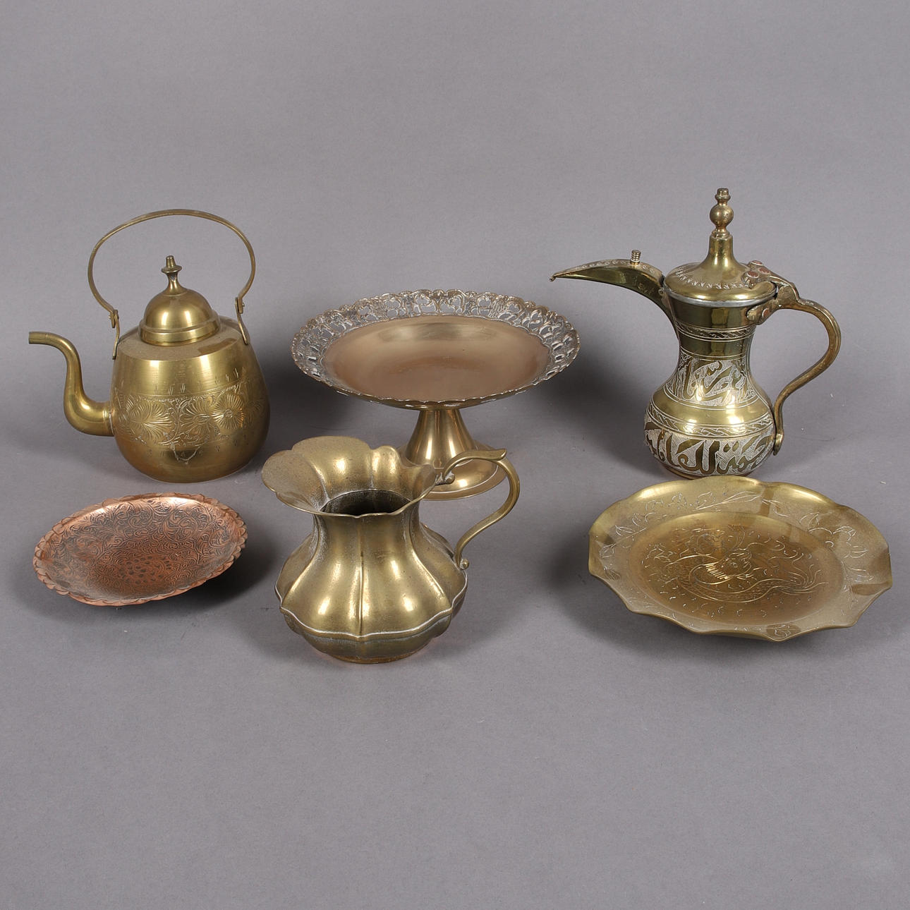 SERVING UTENSILS, 6 pieces, brass, ore & copper. 1900s.