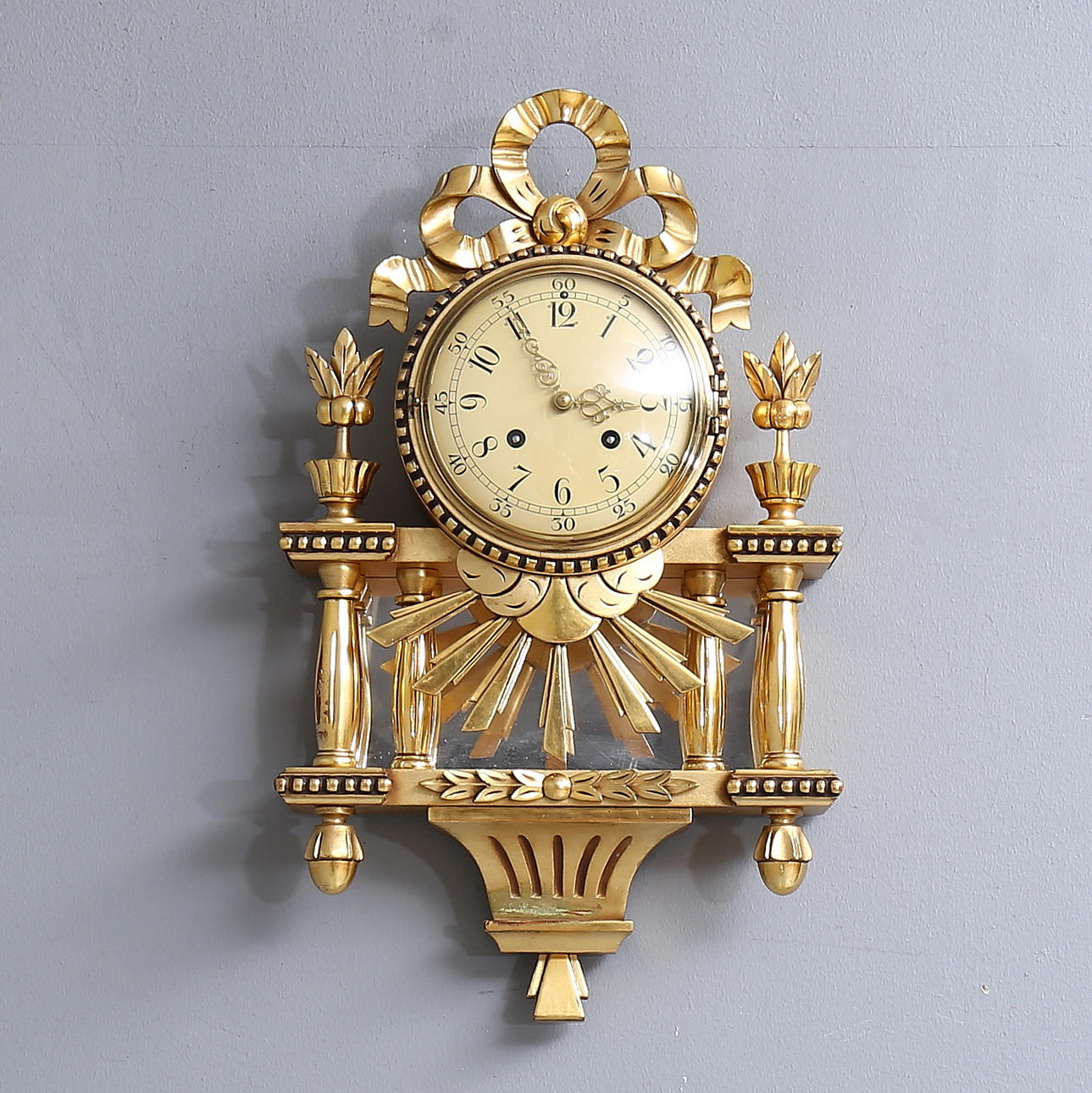 VÄGGPENDYL, gustaviansk stil, Westerstrand, 1900-talets mitt.