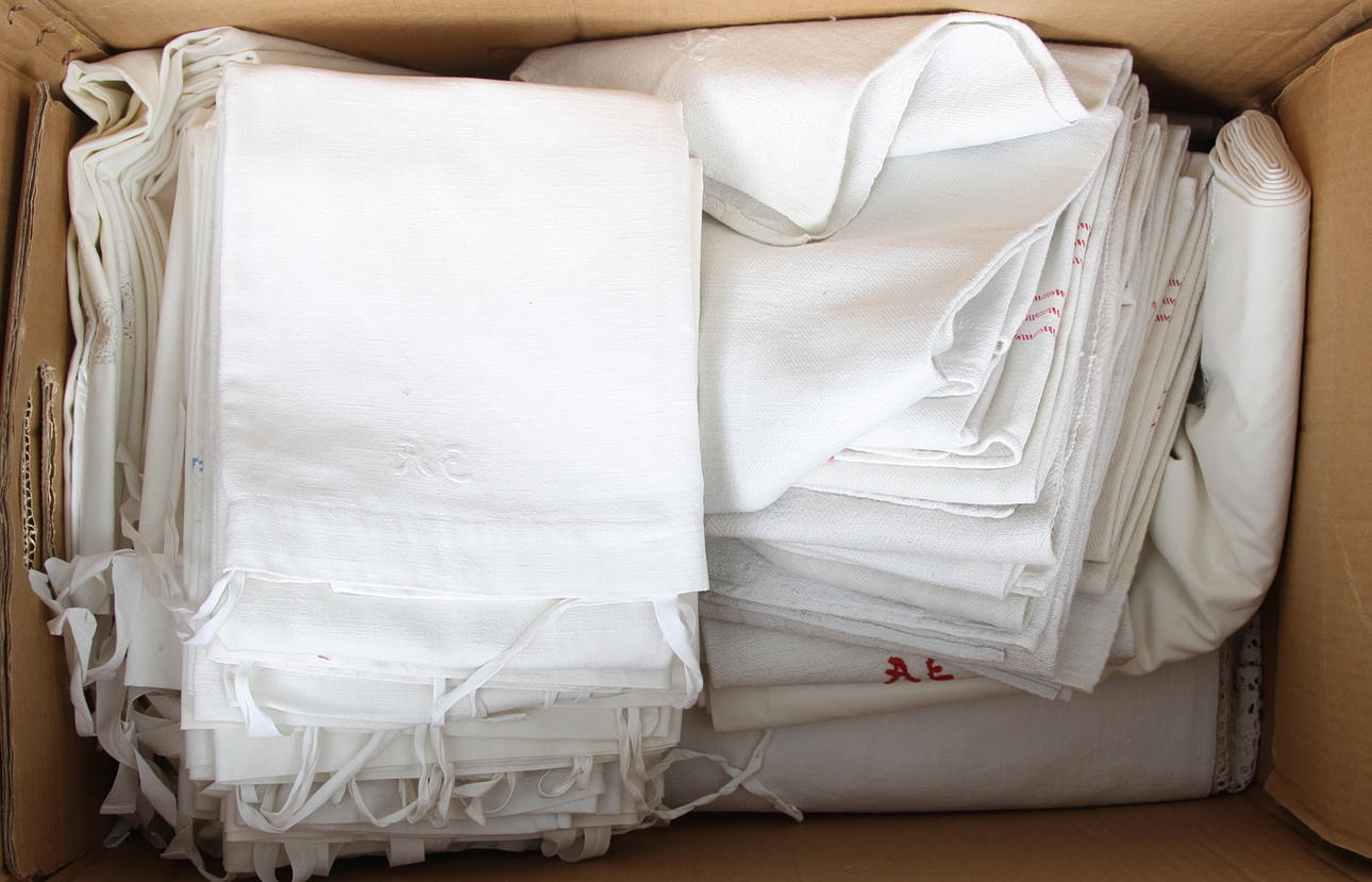 HANDDUKAR, LAKAN OCH ÖRNGOTT, 1900-tal.