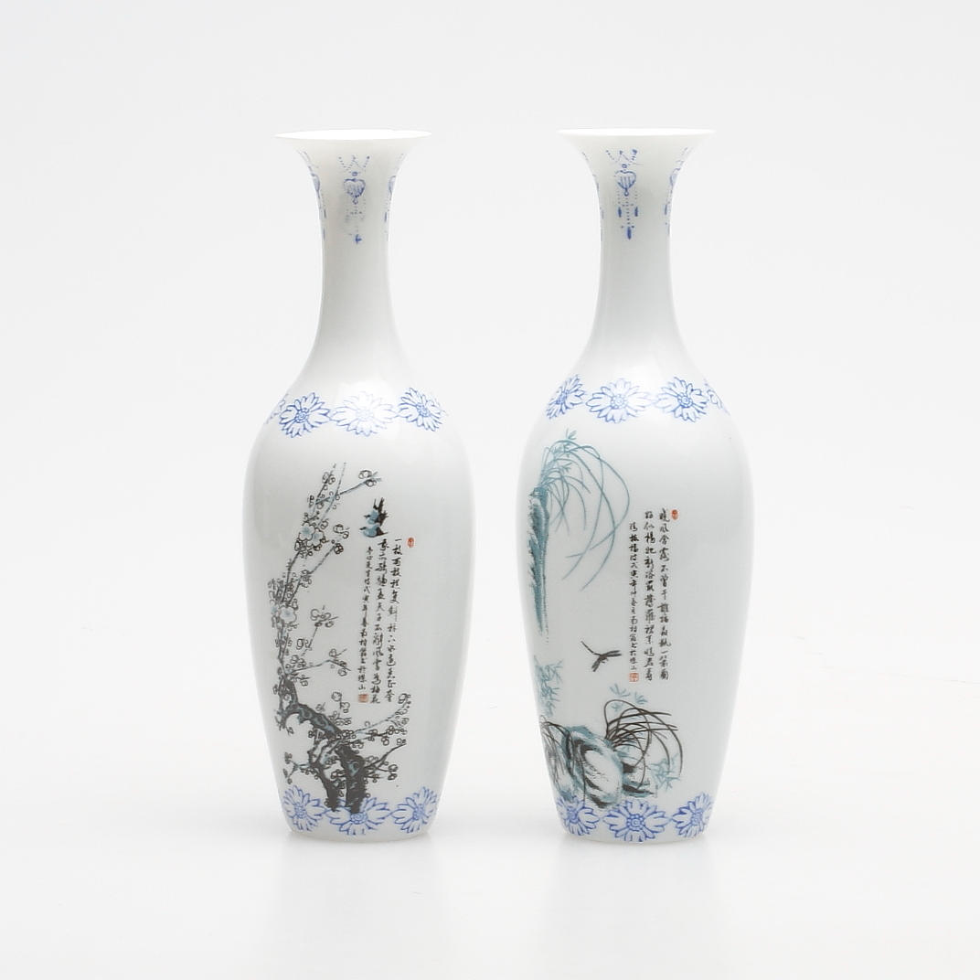 VASER, 2 st, äggskalsporslin, 1900-tal.