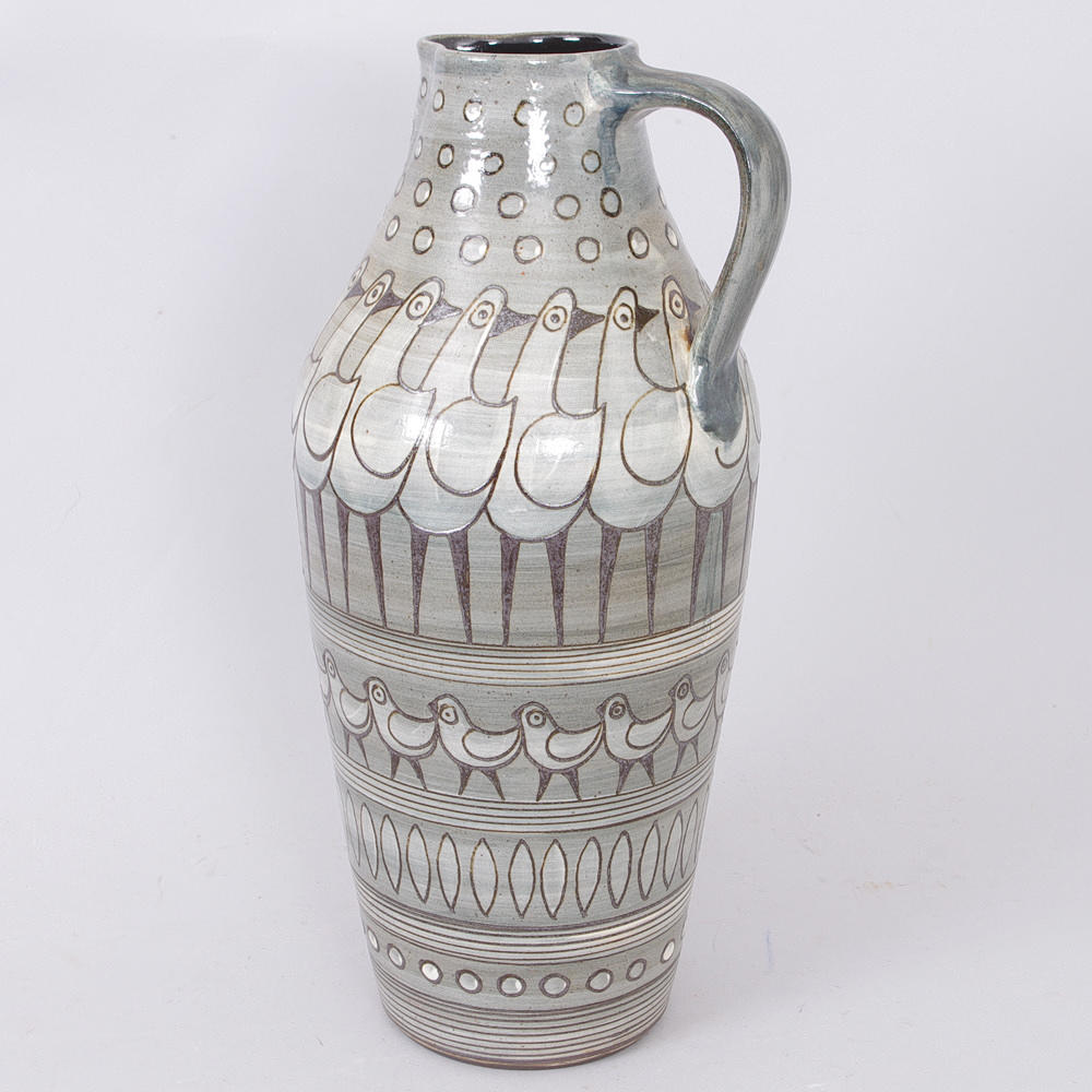 GOLVVAS med hänkel och pip, keramik.