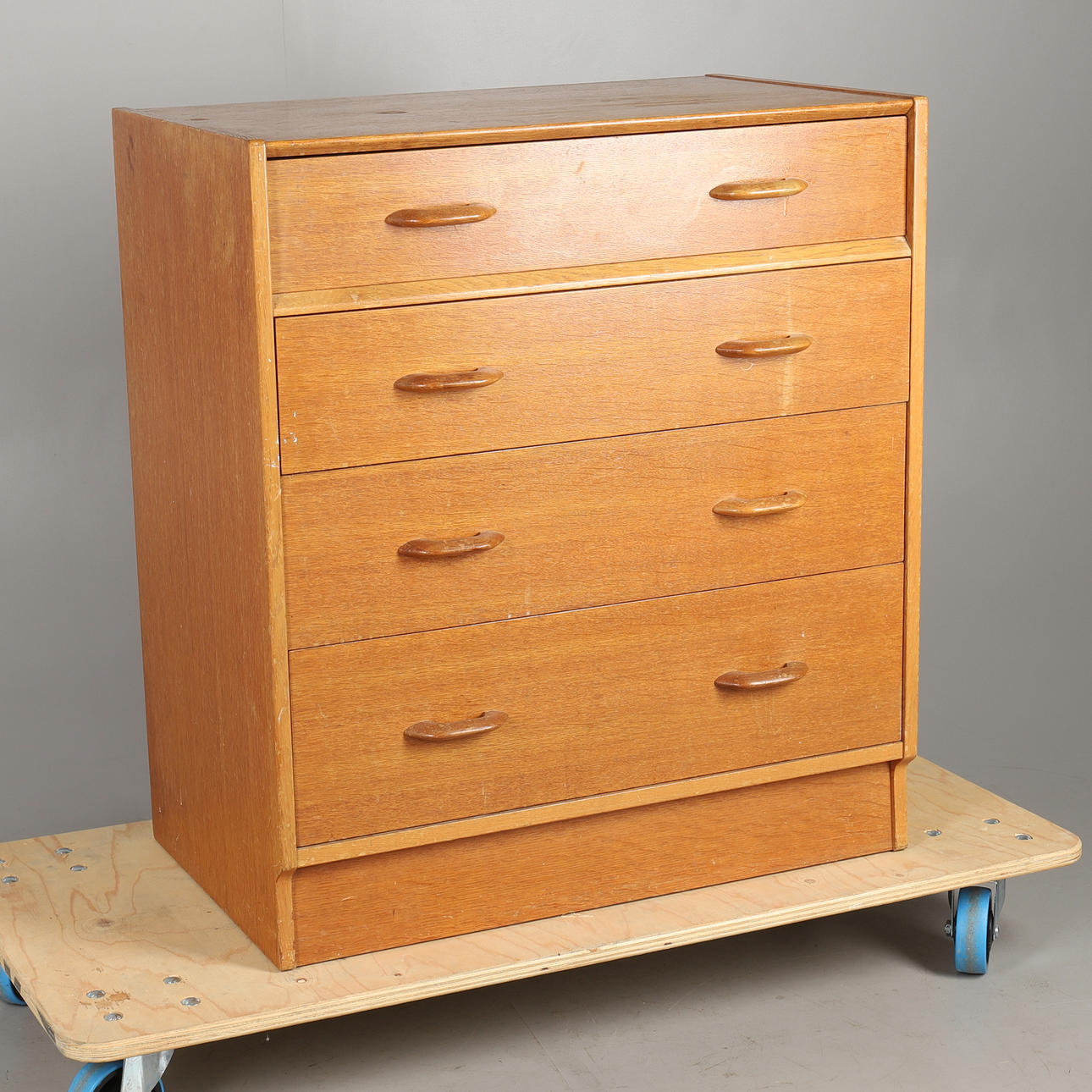 G-PLAN. BRANDON E GOMME HELLE EICHE MID CENTURY KOMMODE MIT VIER Schublade.