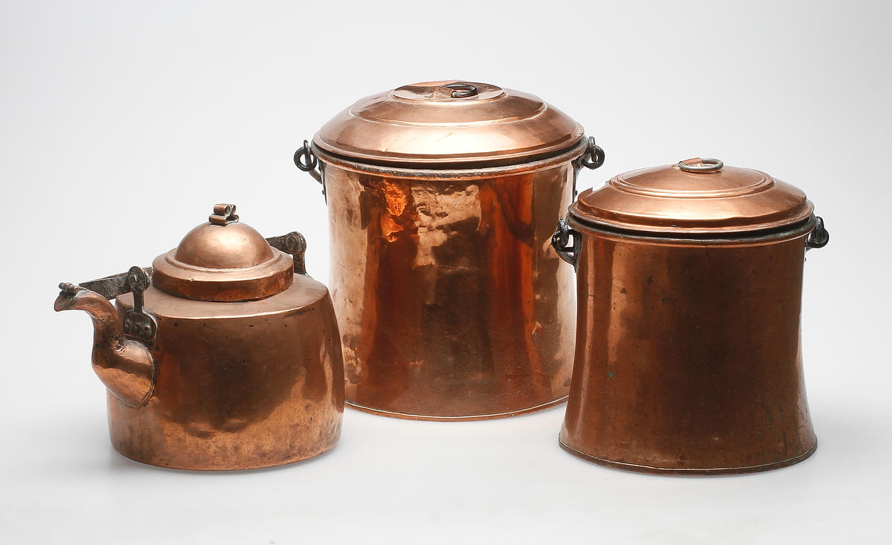 KOPPARFÖREMÅL, 3 delar, 1800-tal.