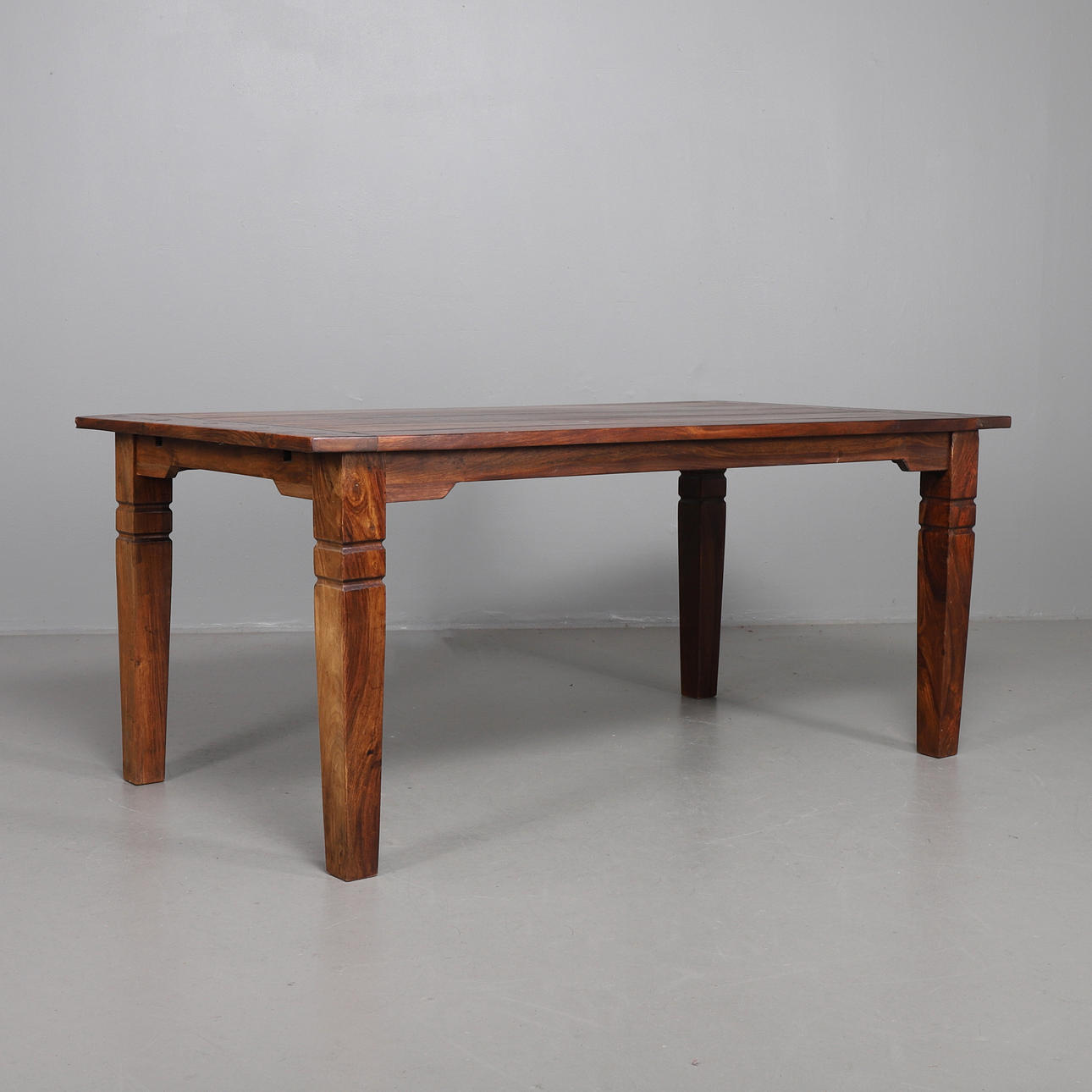 BORD, betsat trä, nyare tillverkning.