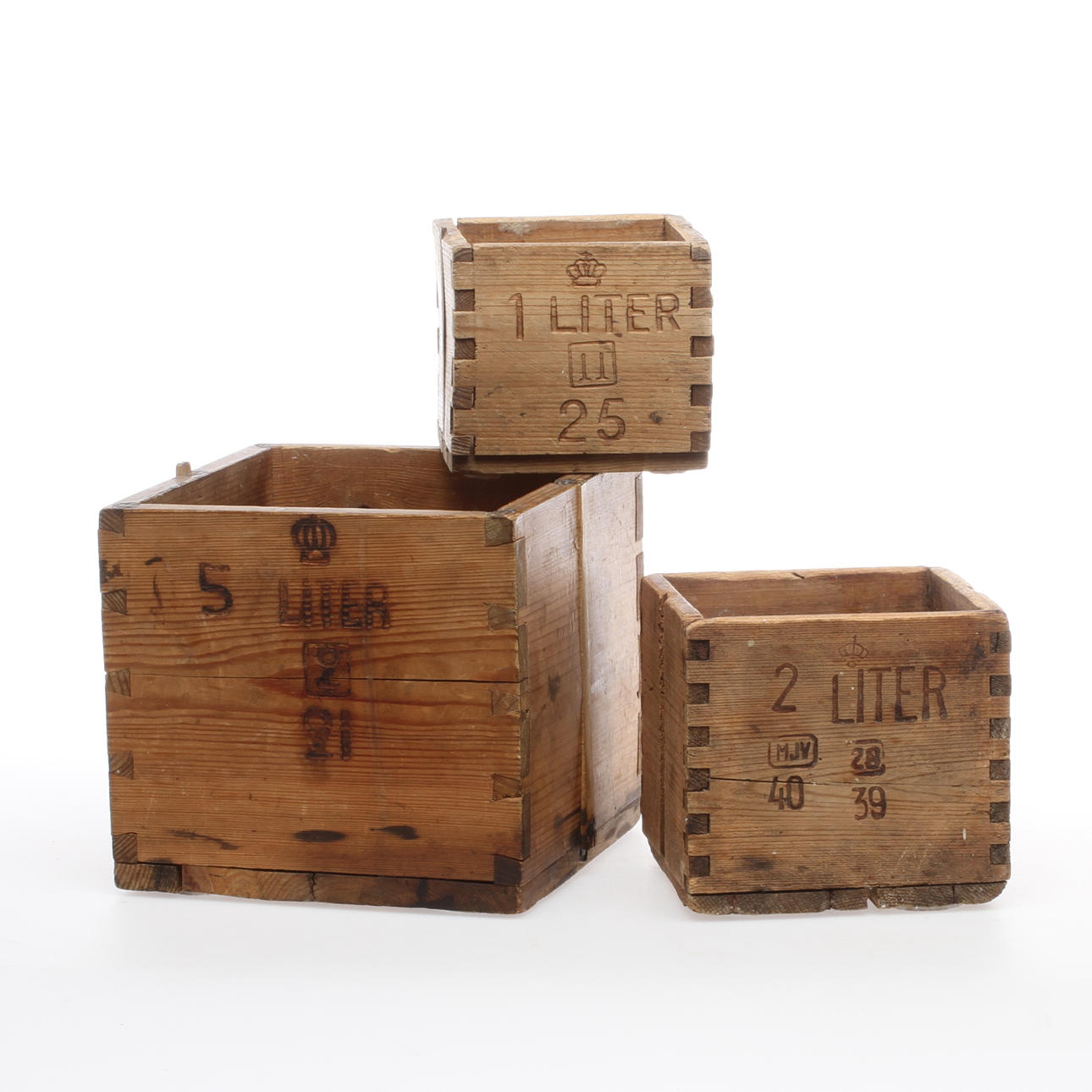 LITERMÅTT, 3 delar, trä, allmoge, 1900-talets första hälft.