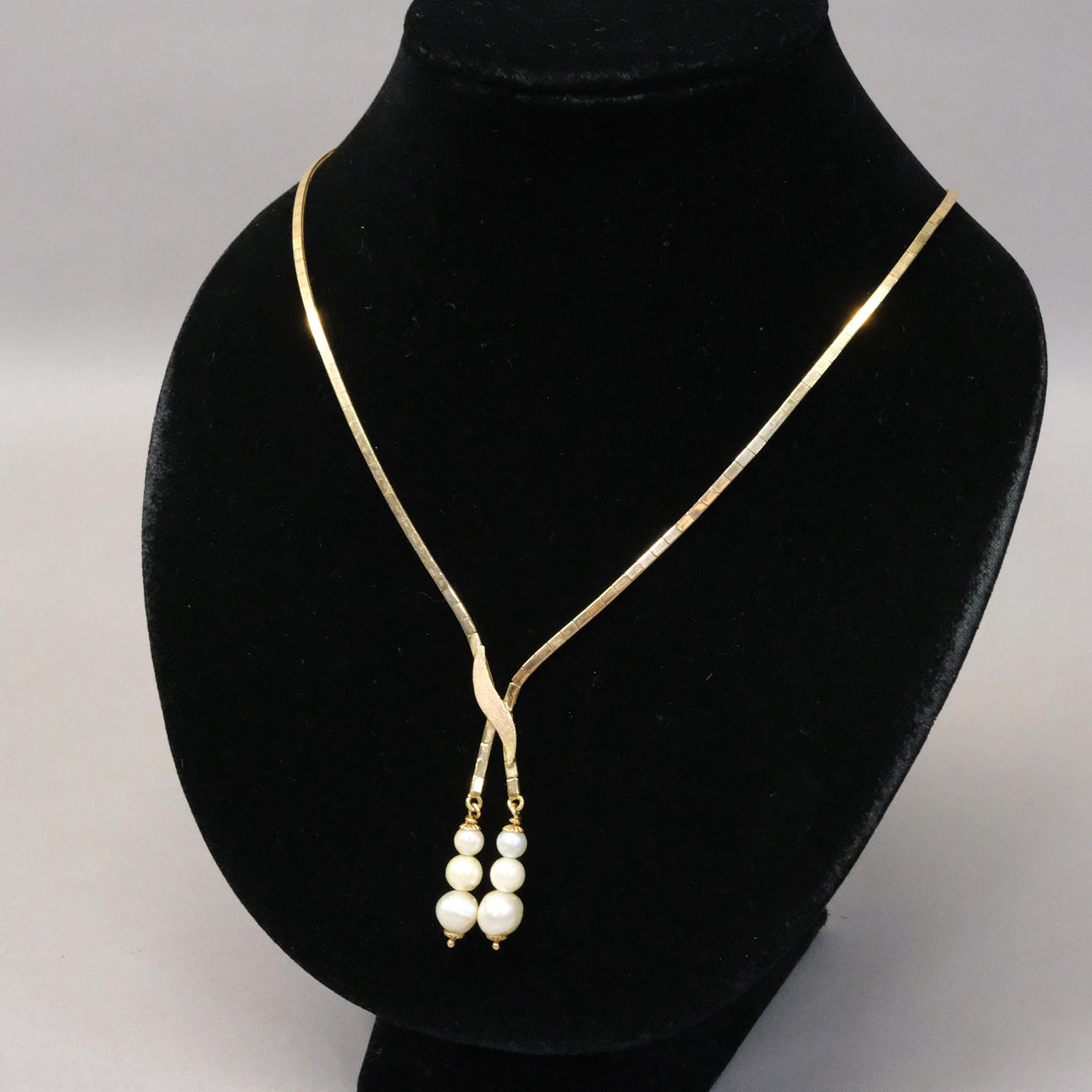 COLLIER, 18K GULD MED PÄRLOR, ITALIEN.