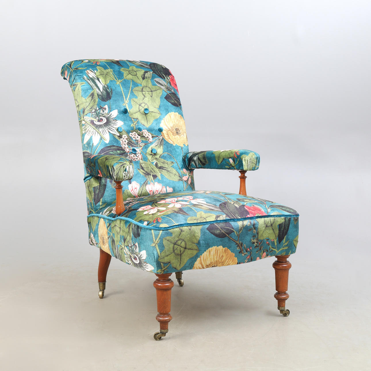 FÅTÖLJ, renoverad.