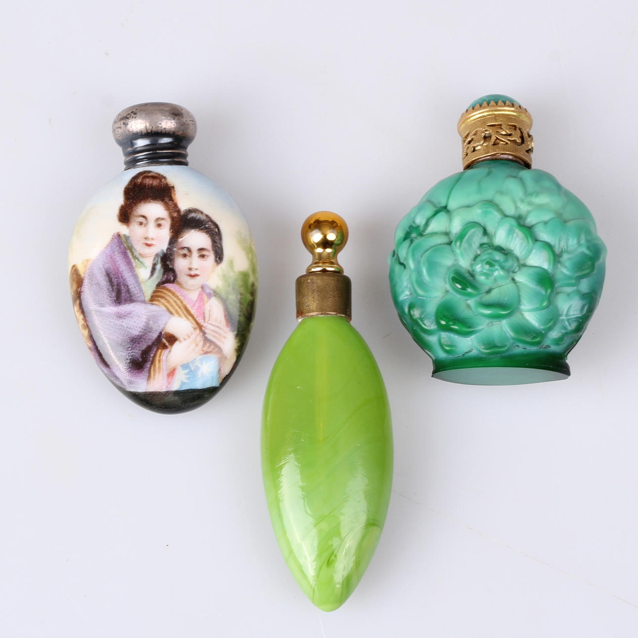 SNUSFLASKOR, 3 st. Porslin, glas och sten.