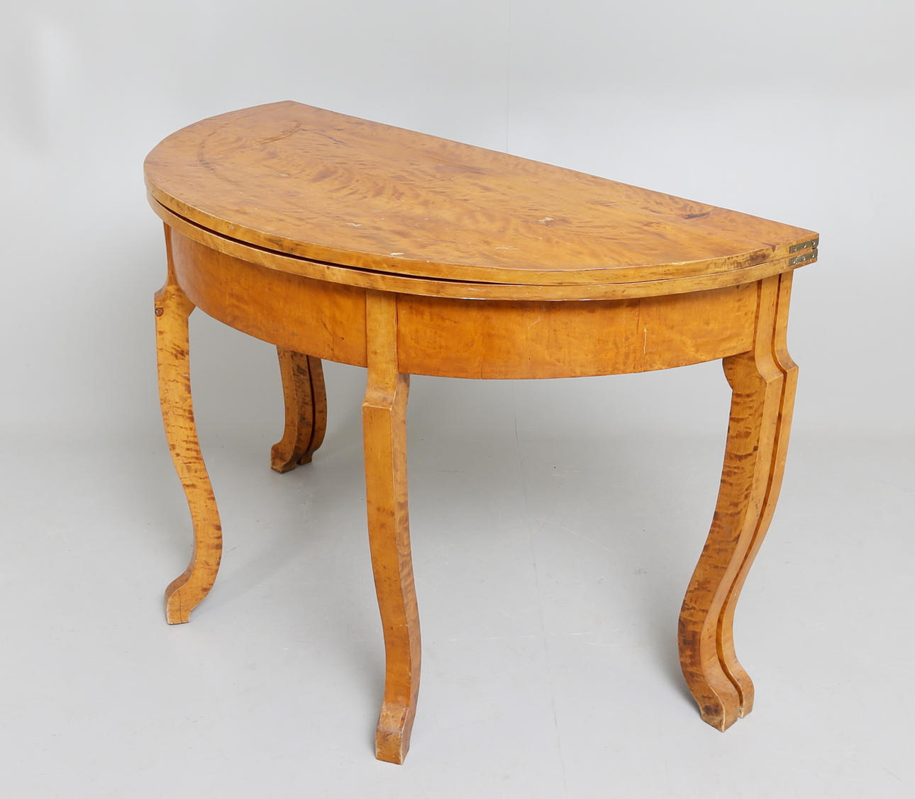 HALVMÅNEBORD, björk, 1800-tal.