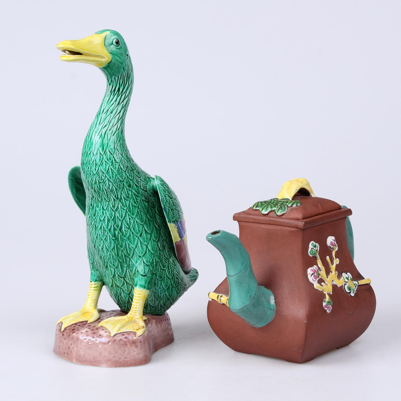 FIGURIN, samt kanna, Kina, 1900-tal.