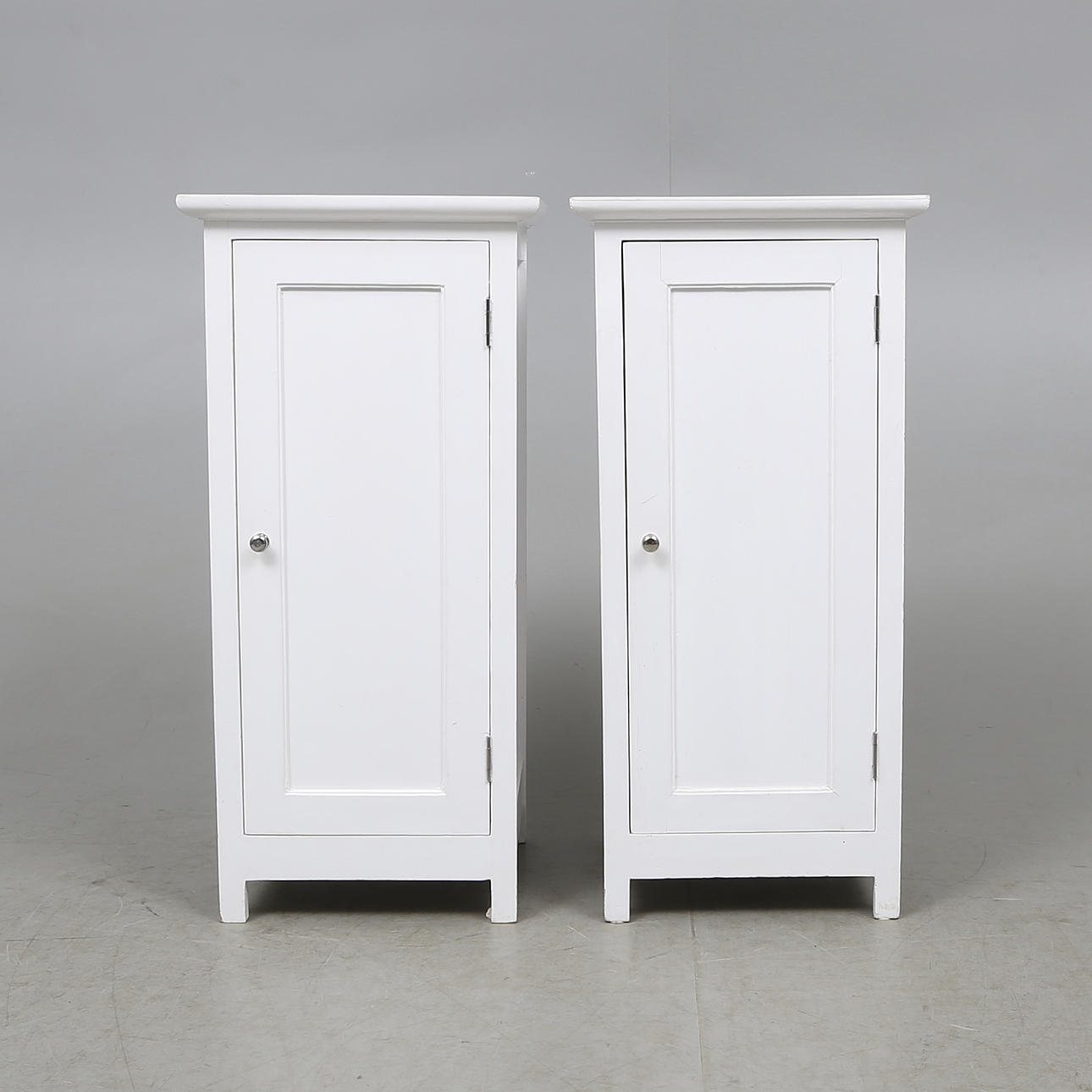 SÄNGSKÅP, ett par, Bruka design.