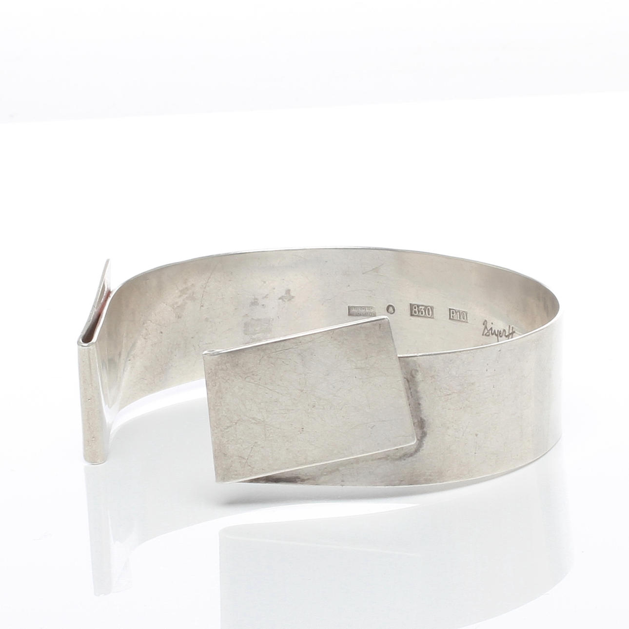 ARMRING, silver, design Birger Haglund, Stockholm 1989.
