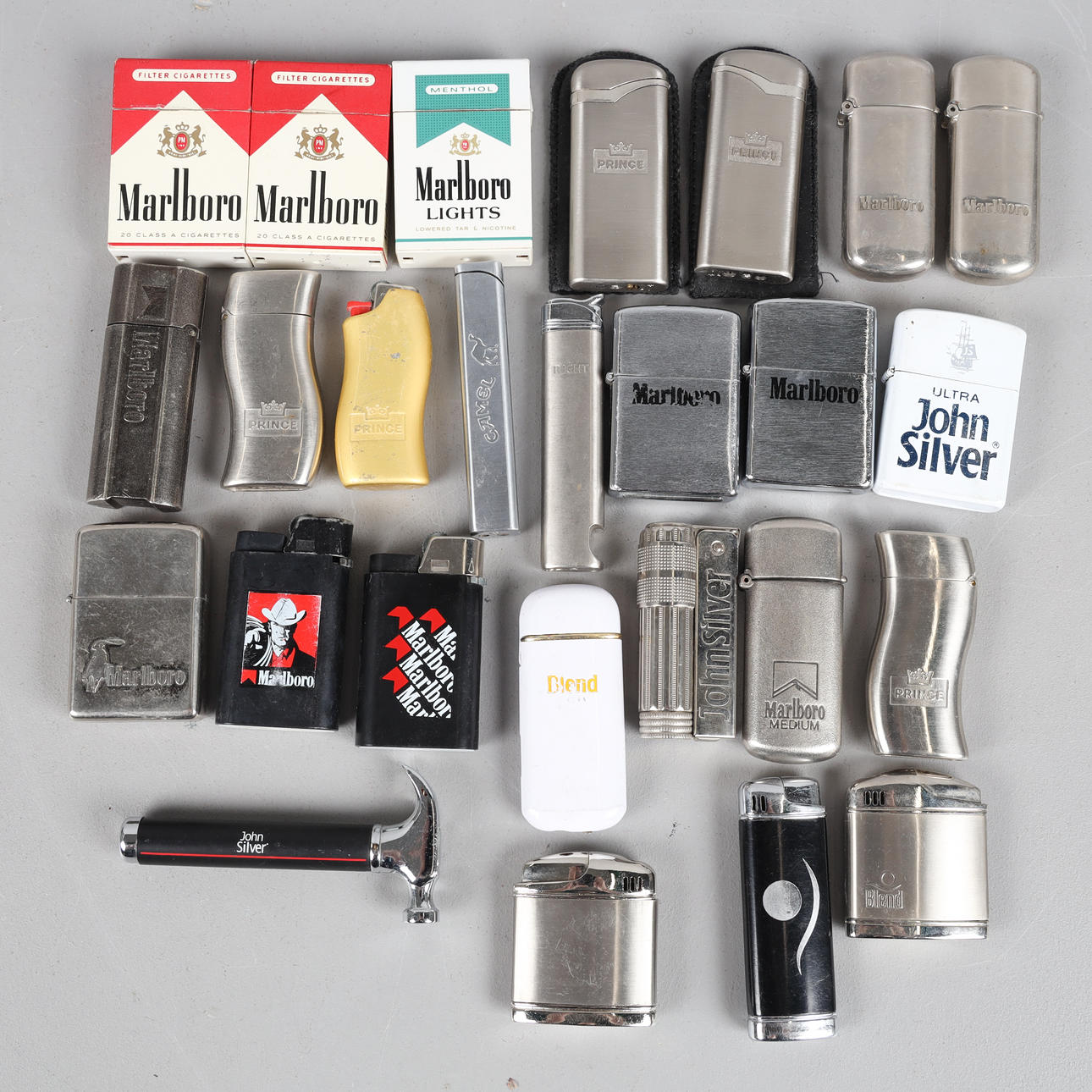 Ein Menge FEUERZEUG, 26 Stück, Marlboro, Blend, Prince.