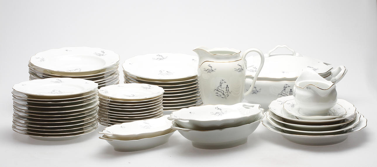 MATSERVIS, 58 delar, porslin, Schlaggenwald, 1900-tal.