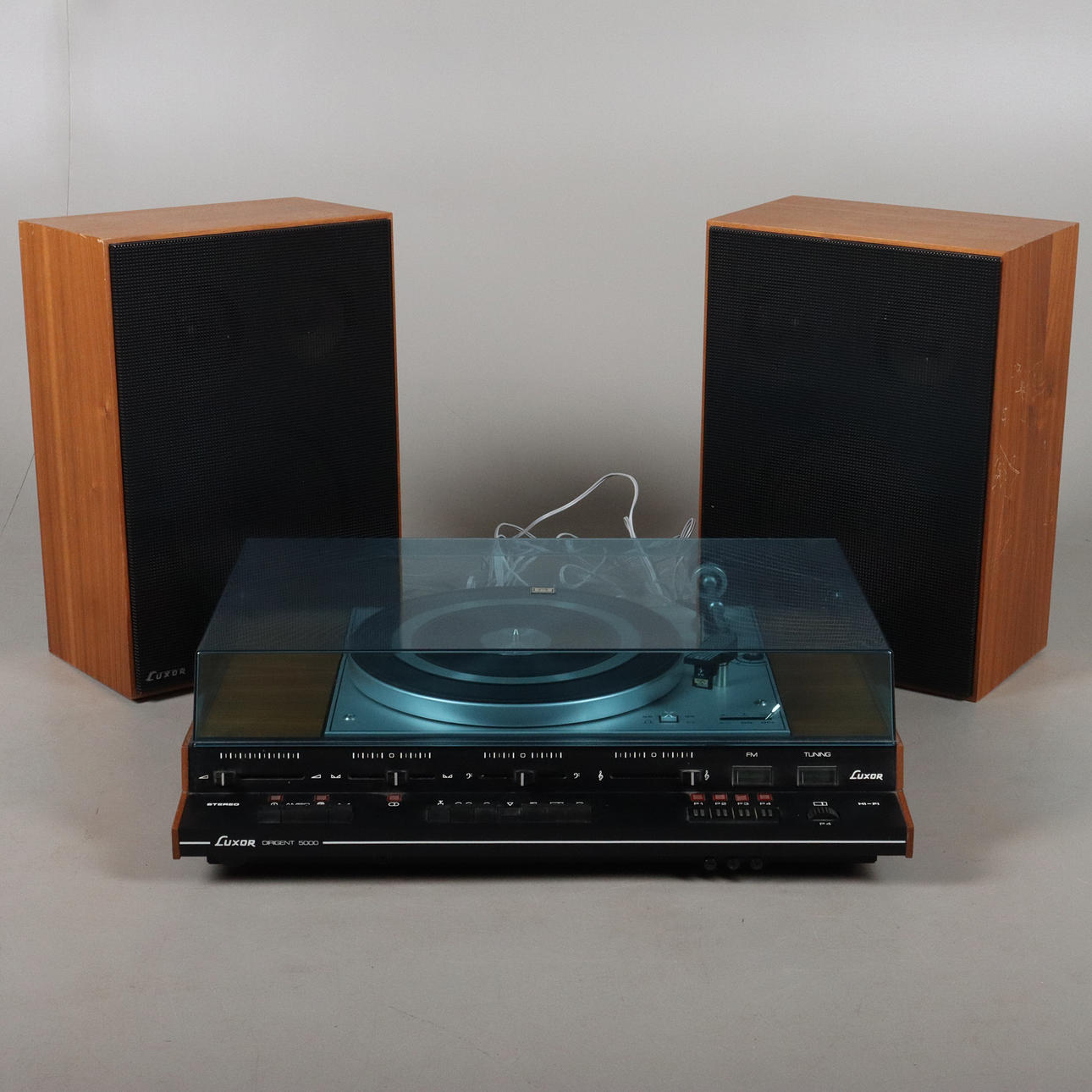 STEREO, 3 delar, Luxor Dirigent 5000, samt Luxor högtalare.