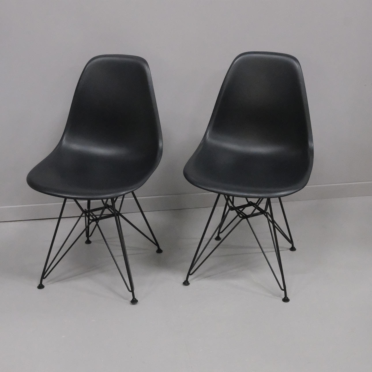 CHARLES & RAY EAMES, CHAIRS, A PAIR, FOR VITRA.