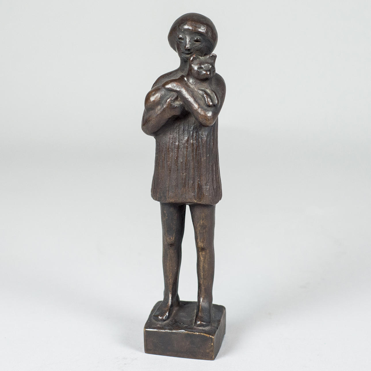 FRITZ FLEER. Flicka med katt.