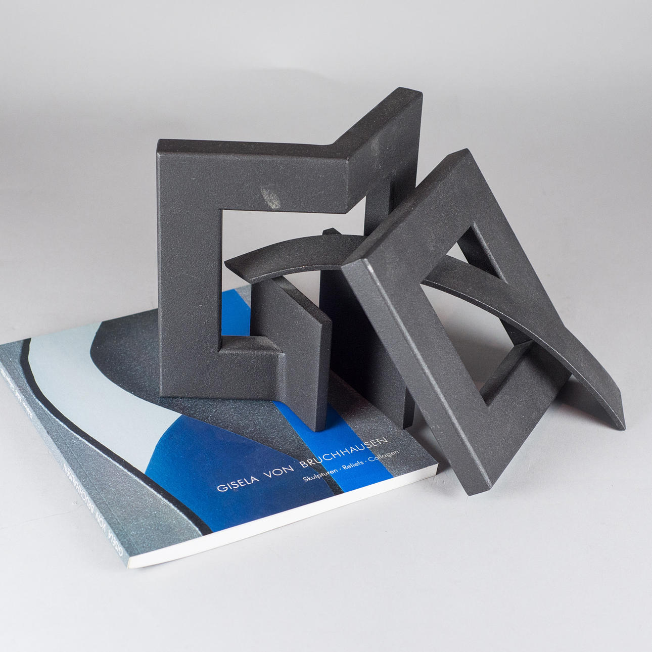 GISELA VON BRUCHHAUSEN. gjutjärn objekt.