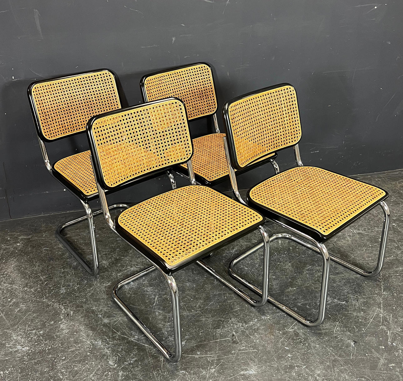 MARCEL BREUER. 4 STÜHLE S32 FÜR THONET.