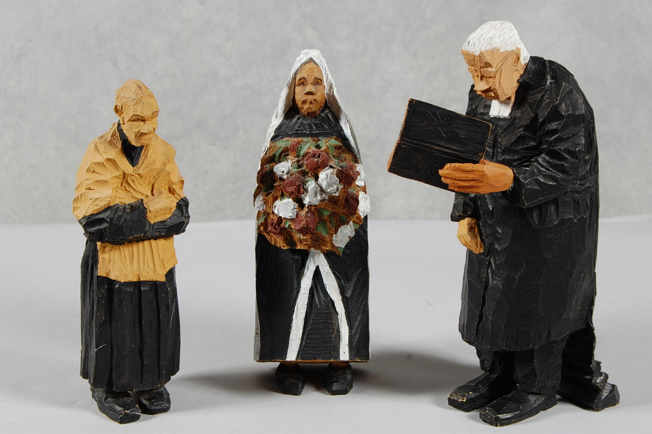 AXEL PETTERSSON DÖDERHULTAREN. EFTER. Träskulpturer, " Bröllopet".