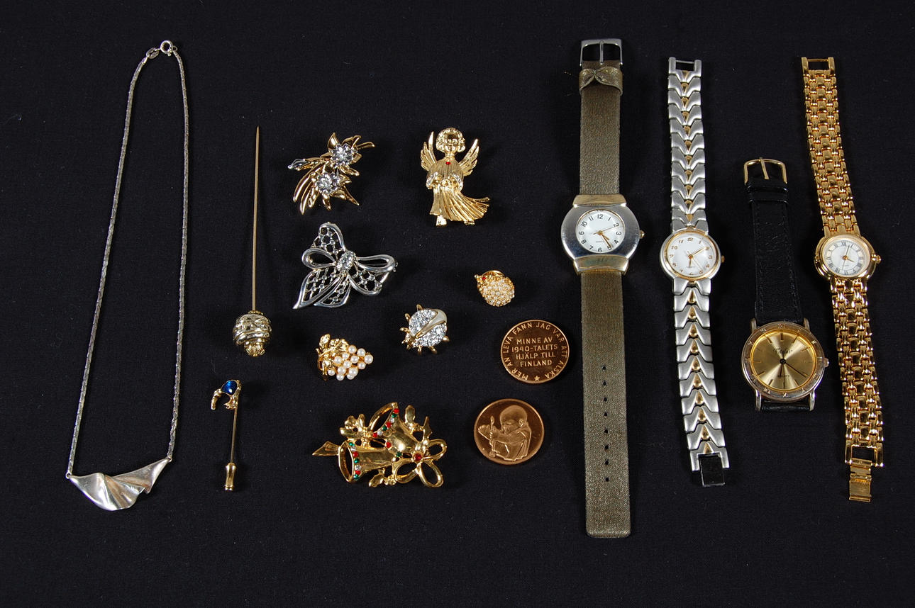 BIJOUTERIER, ARMBANDSUR,15 delar.