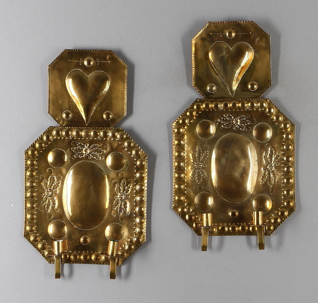 LJUSPLÅTAR, ett par, mässing, barockstil, omkring 1900.