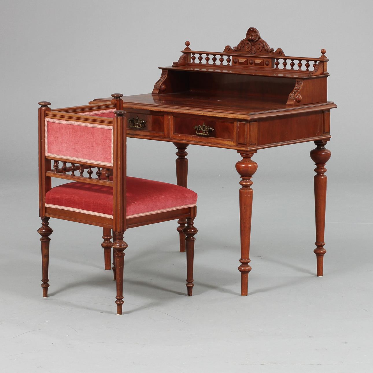 SKRIVBORD, Nyrenässans, 18/1900-tal, samt STOL 1900-tal.