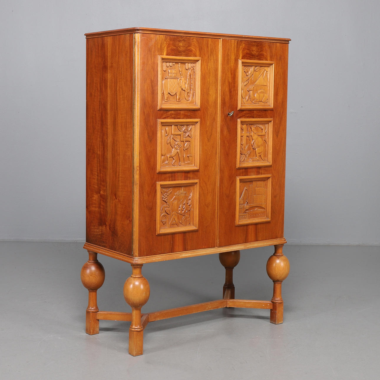 SALSSKÅP, Eugen Höglund, Vetlanda.