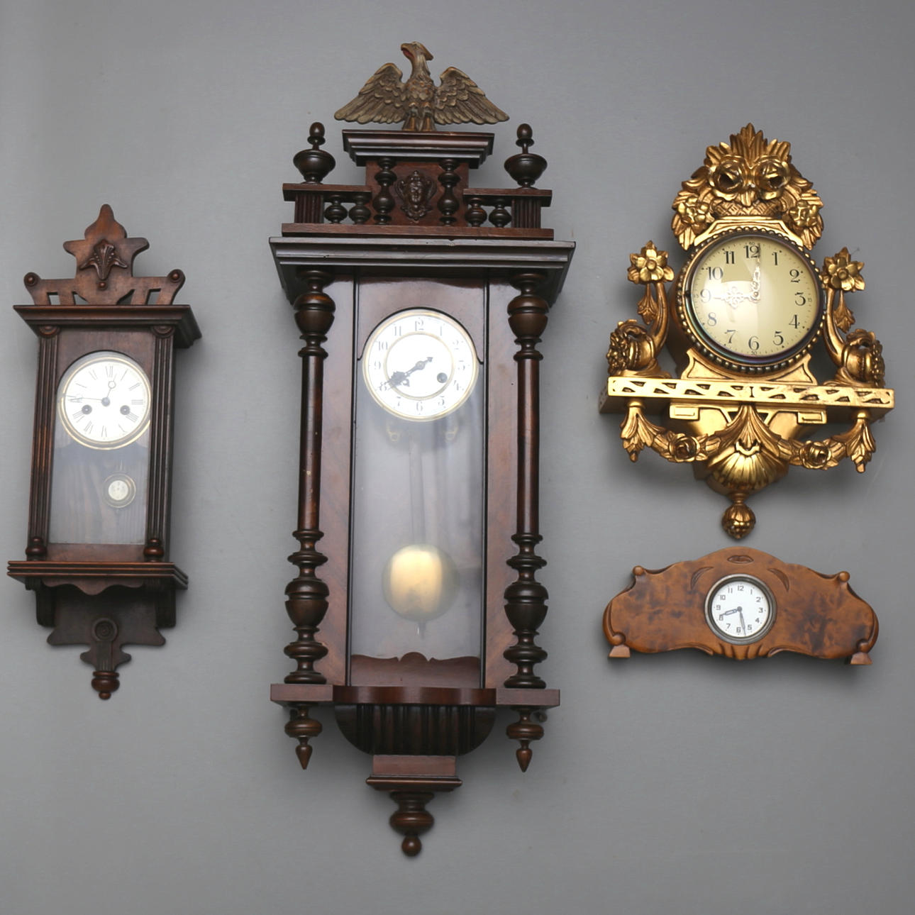 PARTI UR, 4 st, väggur, bordsur, 1900-tal.